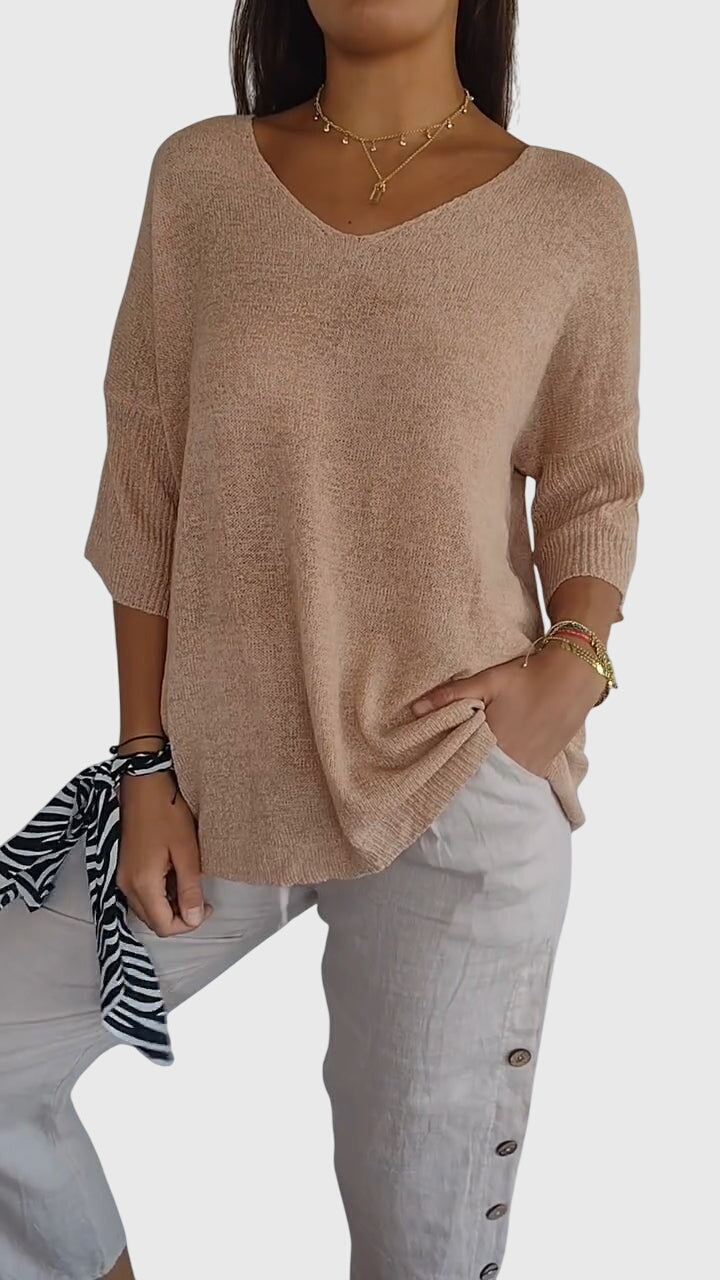 Cassandra – Elegant V-ringad topp