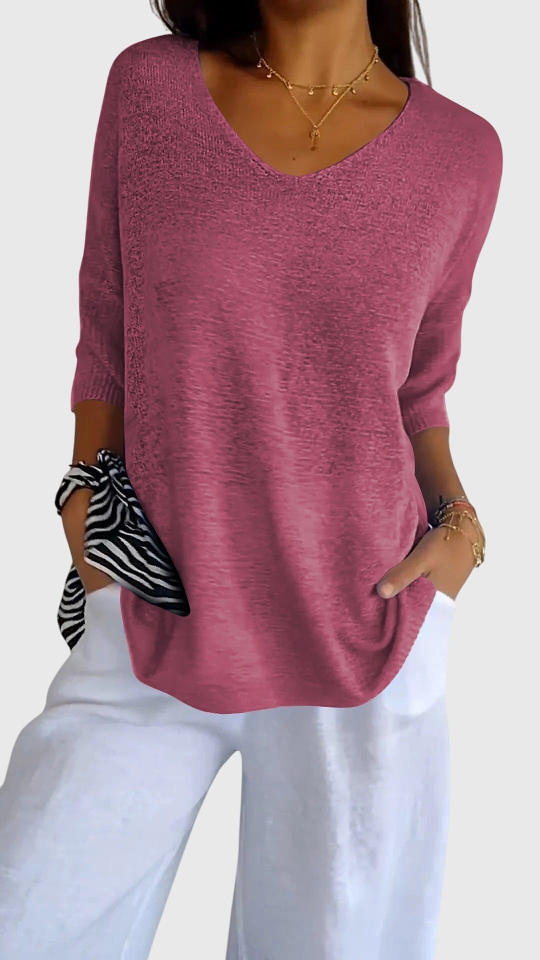 Cassandra – Elegant V-ringad topp