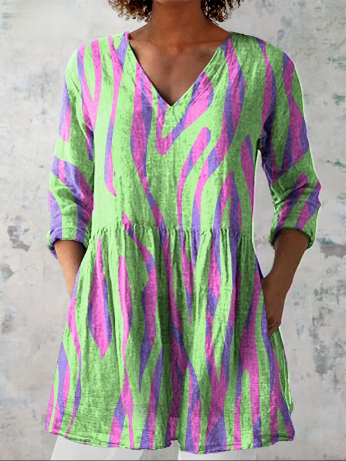 Nathalie | Elegant grön blus med V-ringning
