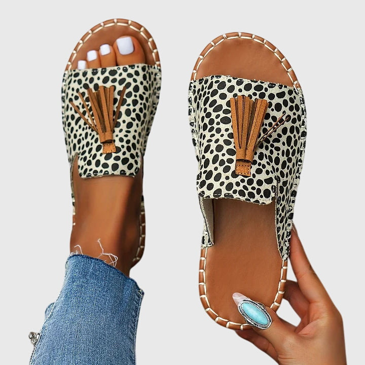 Nathalie | Bohemiska sandaler med tofsar
