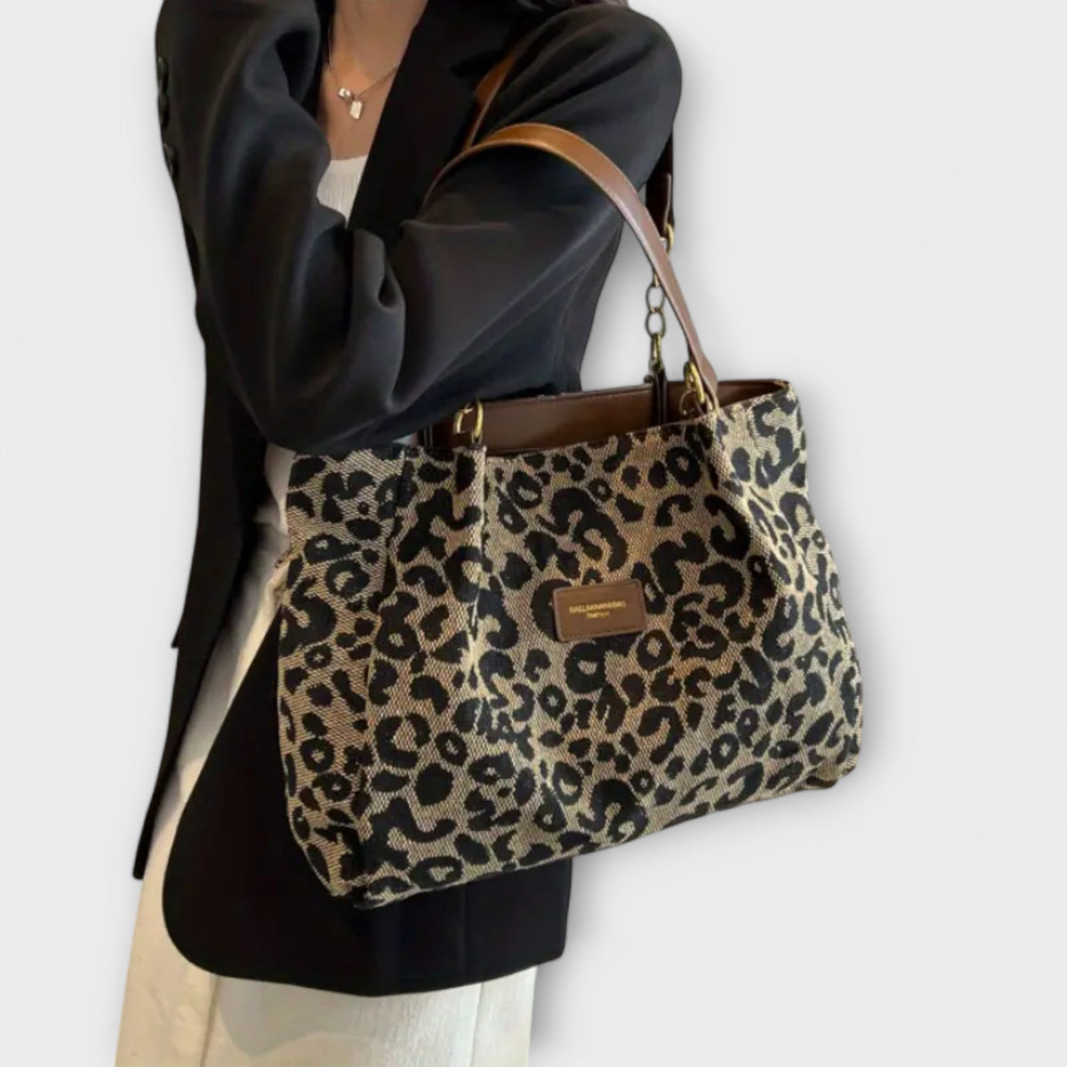 Olivia – Leopard Canvas Tote