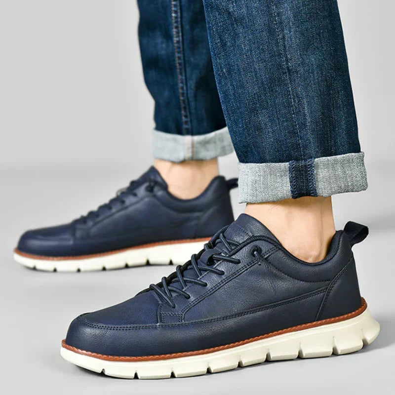 Stödjande sneakers i läder
