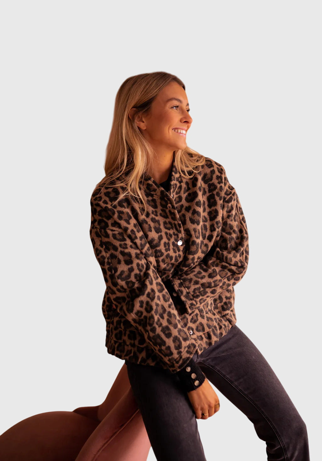 Elodie – Stilig Leopardmönstrad Jacka