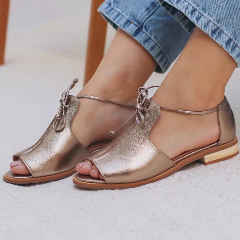 Nicole | Platta sandaler i läder