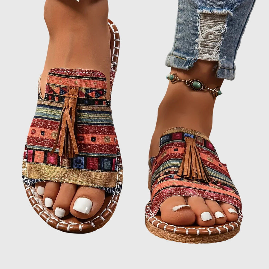 Nathalie | Bohemiska sandaler med tofsar