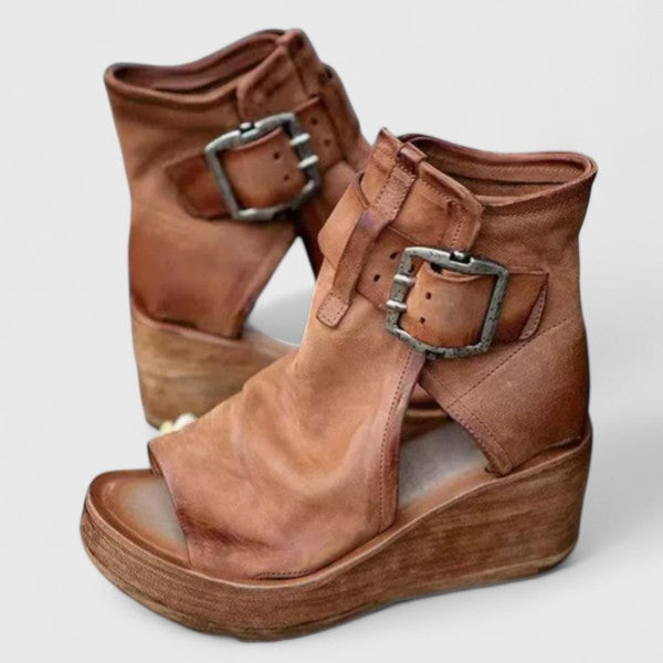 Jess – Ortopediska Kilklackssandaler