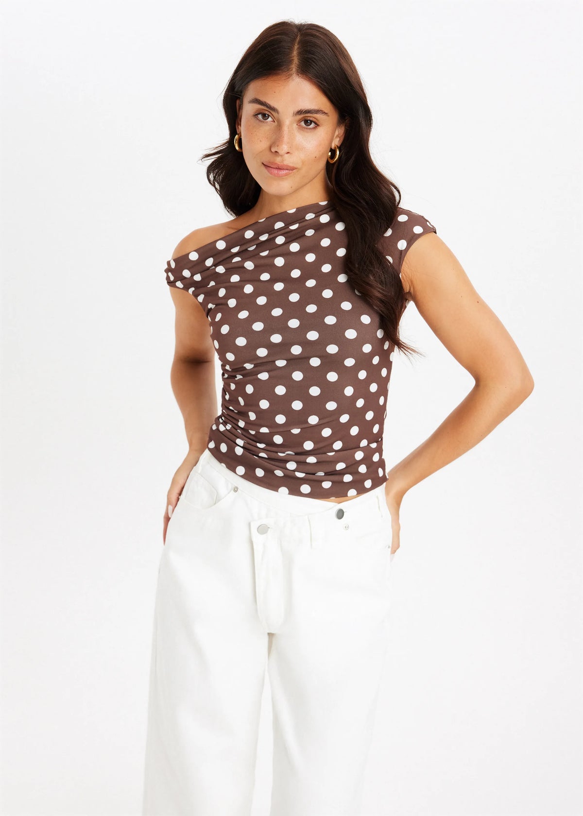 Nina | Asymmetrisk prickig topp