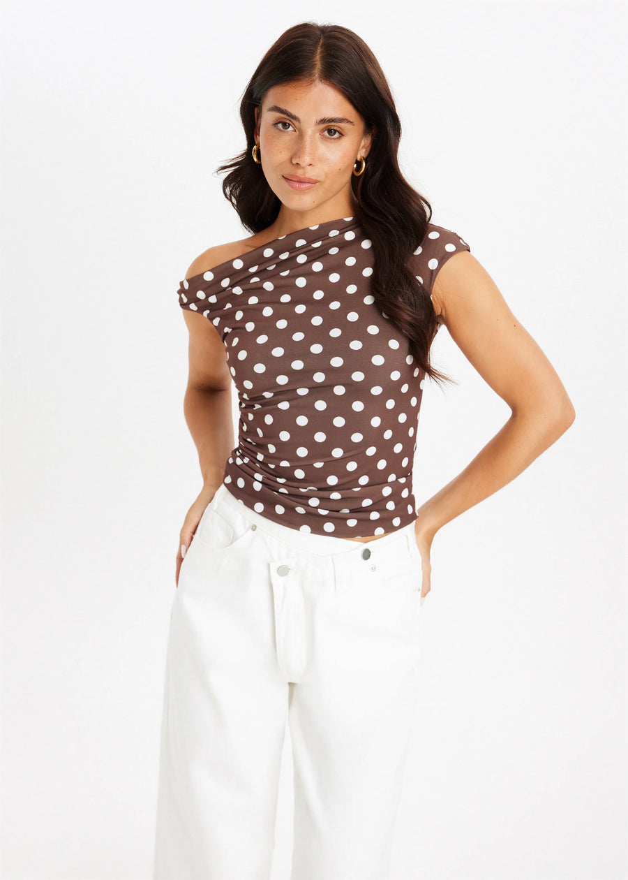 Nina | Asymmetrisk prickig topp