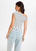 Nina | Asymmetrisk prickig topp