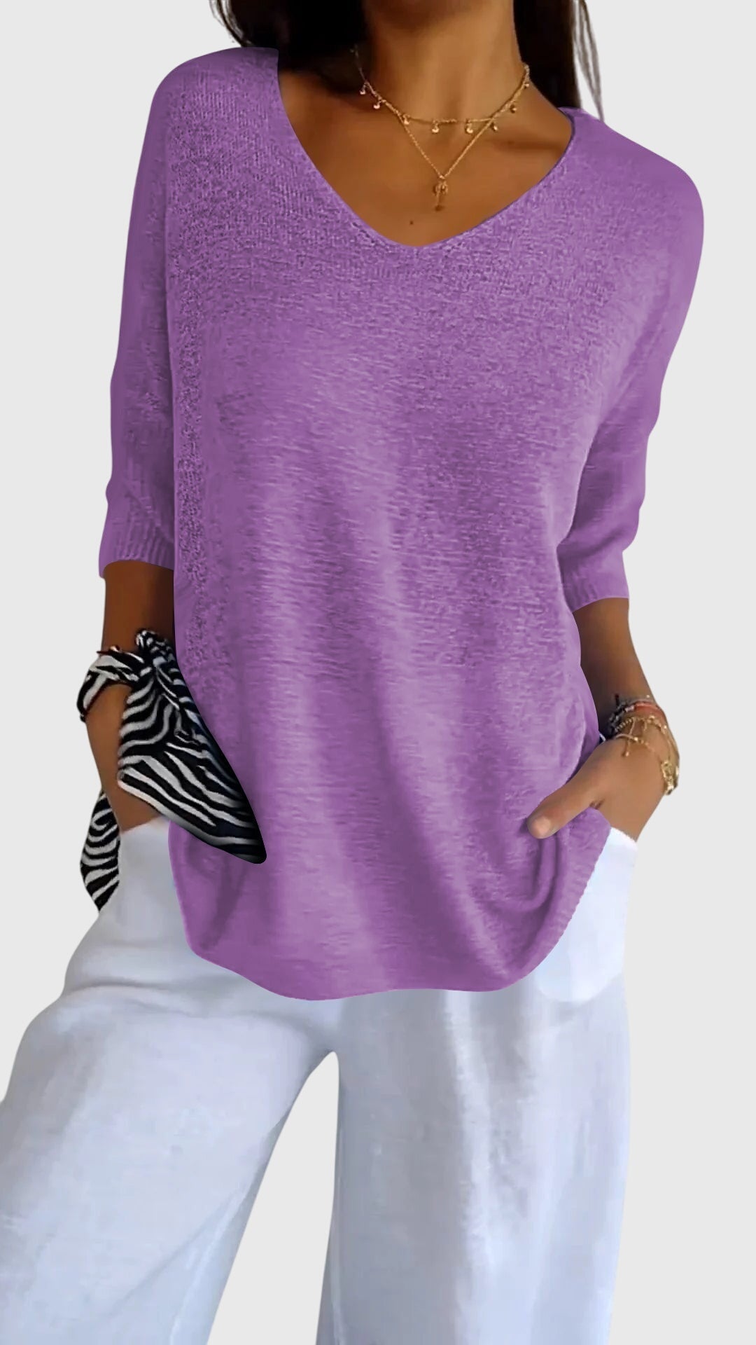 Cassandra – Elegant V-ringad topp