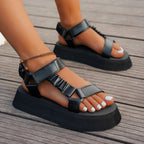 Aura – Iriserande Plattform Sandal