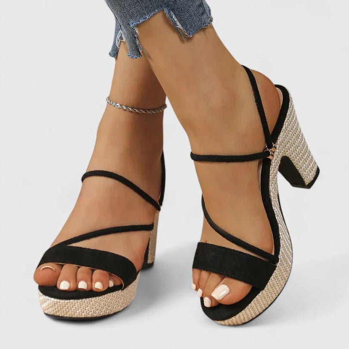 Lorienna – Sofistikerade Klackar