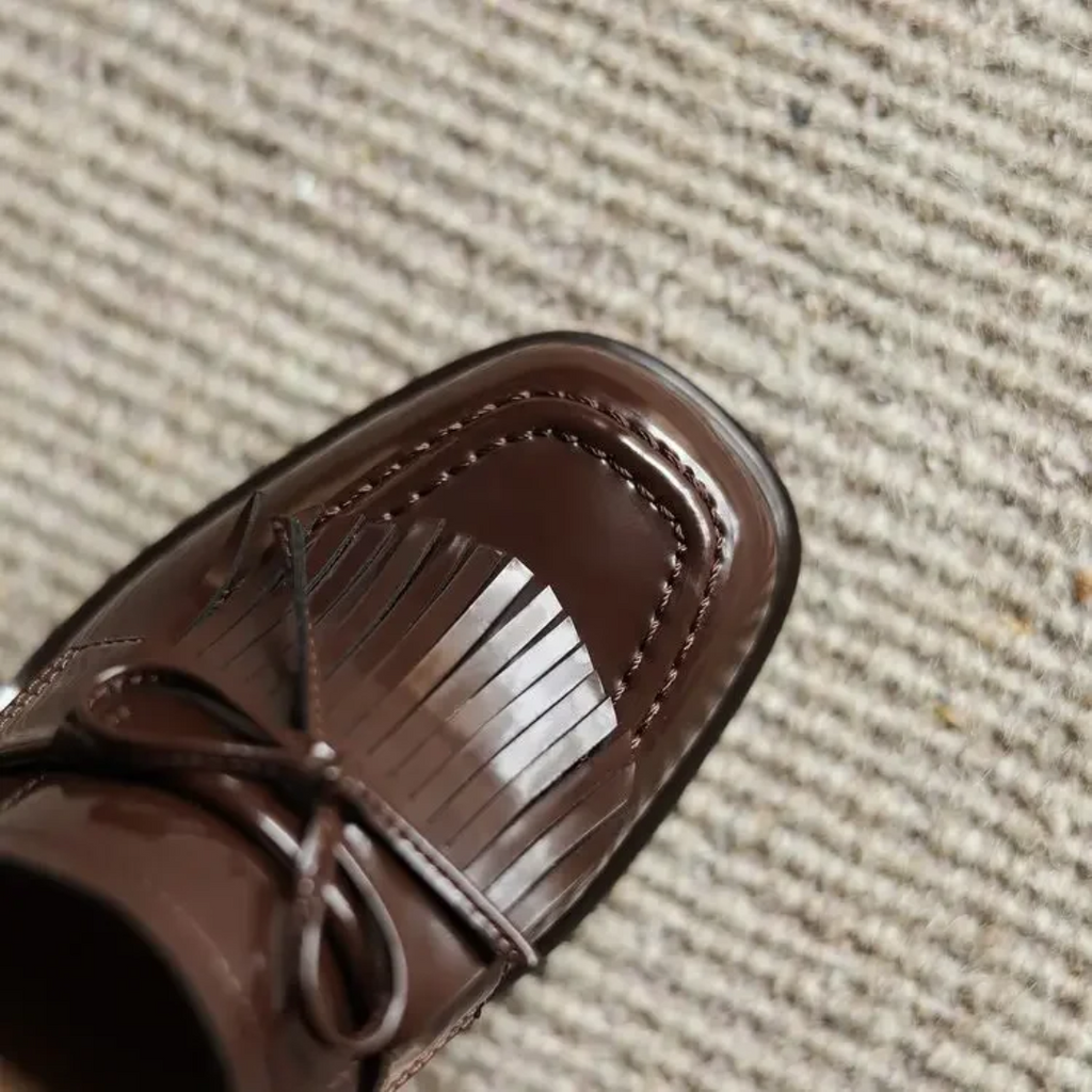 Élina | Loafers med tofsar och blockklack