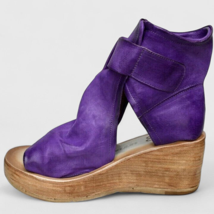 Jess – Ortopediska Kilklackssandaler