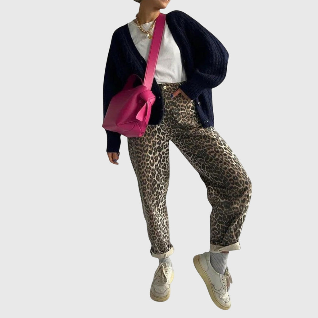 Chandra – Vintage Jeans med Leoprint