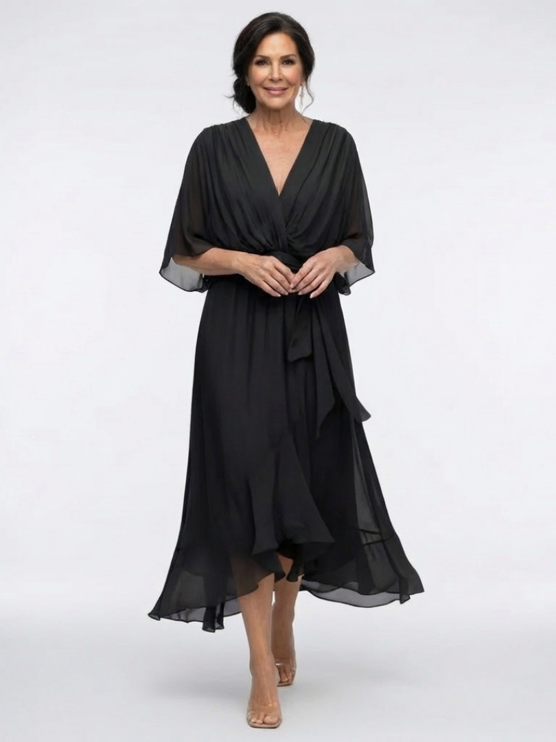 Elysia | Draperad midiklänning med elegant halsringning