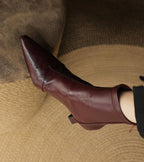 Eleganta ankelboots i läder med klack