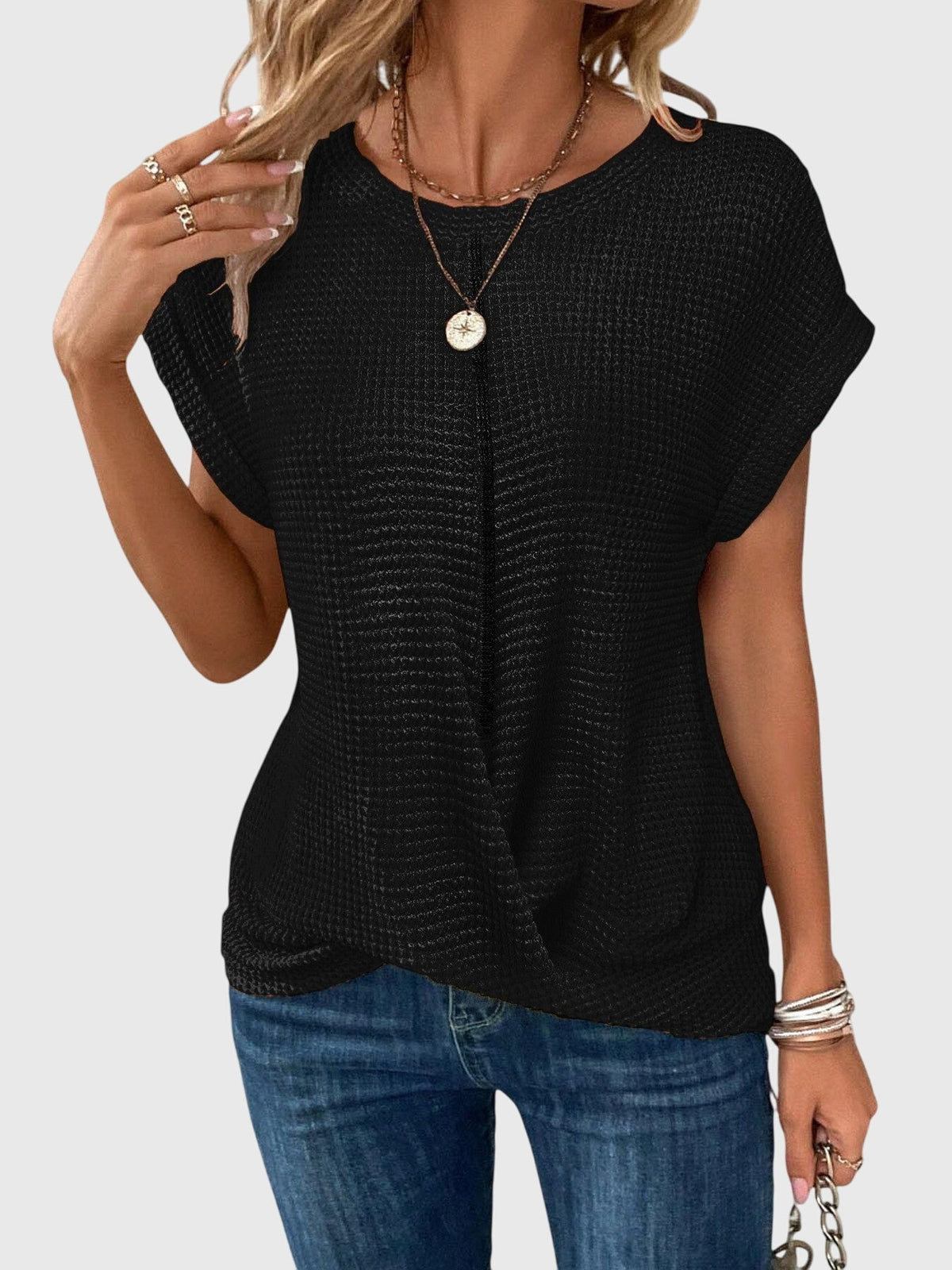 Isa – Elegant rundhalsad blus