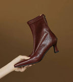 Eleganta ankelboots i läder med klack