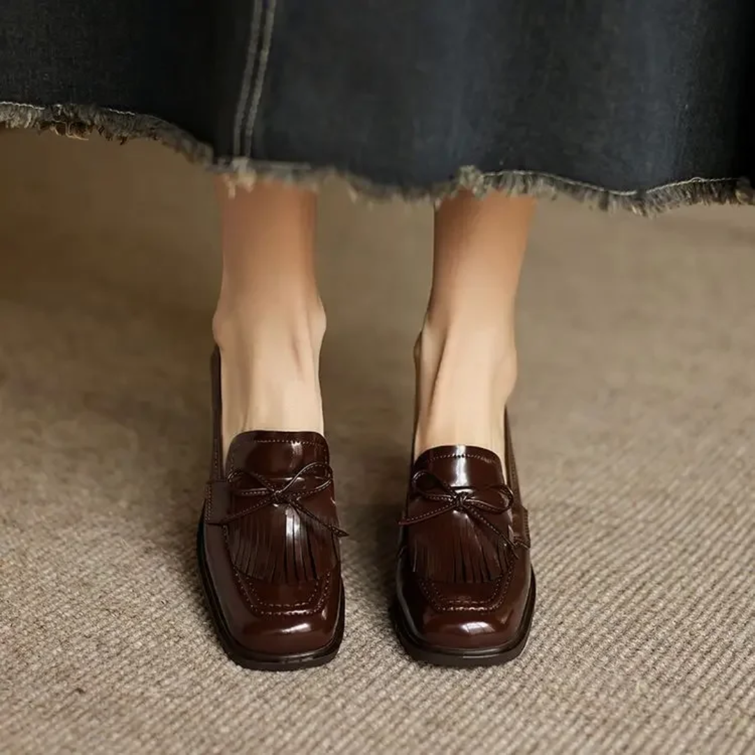 Élina | Loafers med tofsar och blockklack