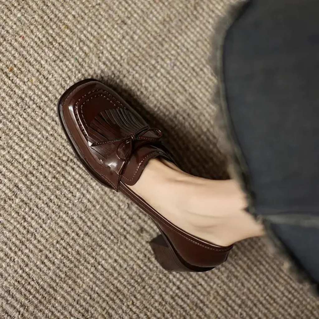 Élina | Loafers med tofsar och blockklack