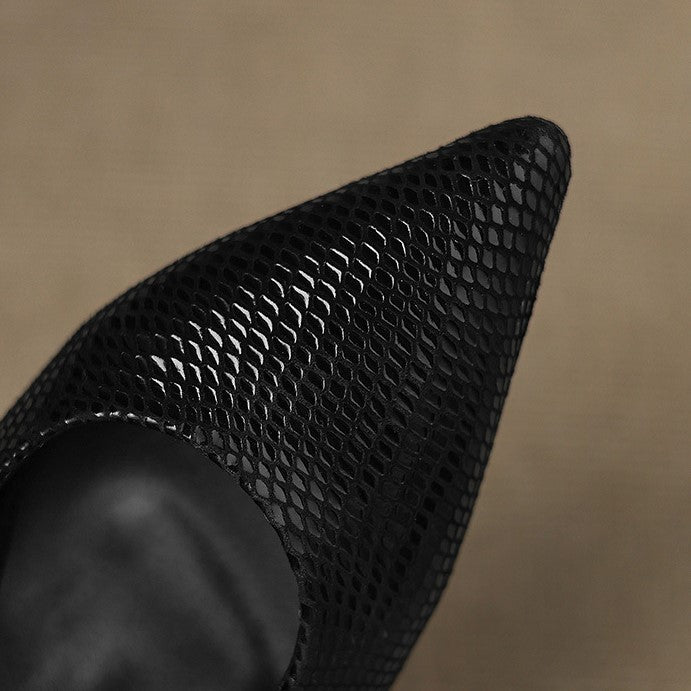 Delphine | Spetsiga slingback-pumps