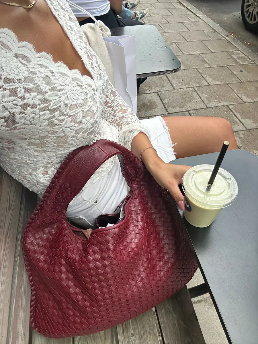 Elise | Flätad totebag i veganskt läder