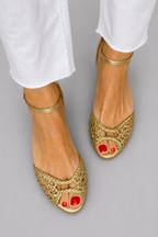 Pauline | Guldfärgade flätade sandaler