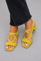 Lucie | Sandaler med blockklack och ringdetalj