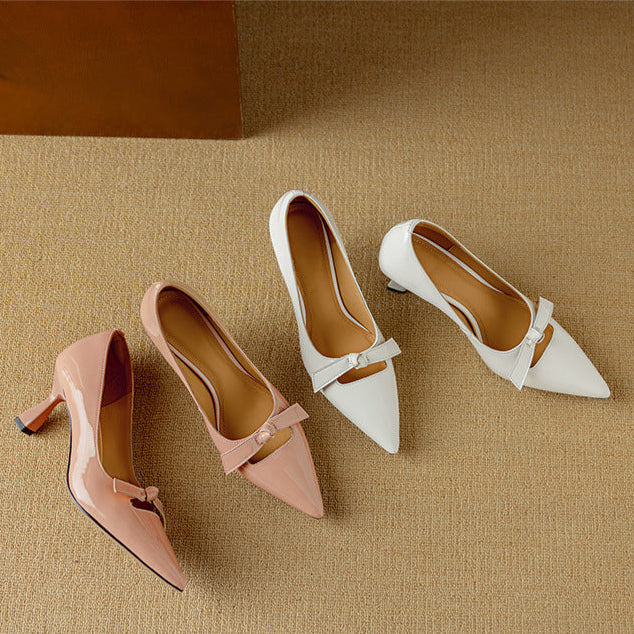 Margot | Lackpumps med perforerad rosett