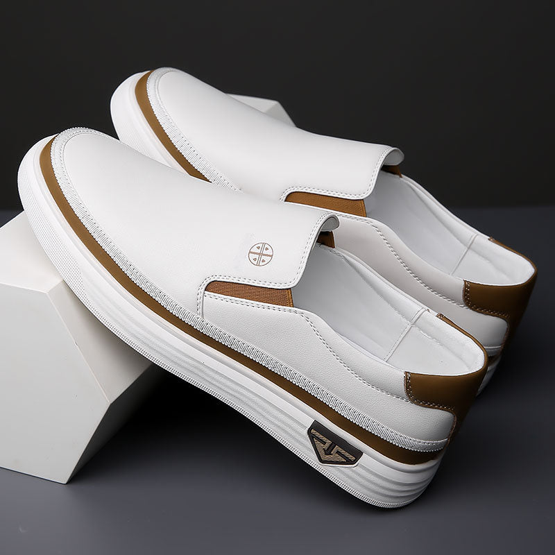 Lätta minimalistiska slip-ons