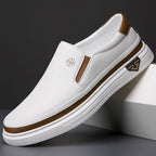 Lätta minimalistiska slip-ons