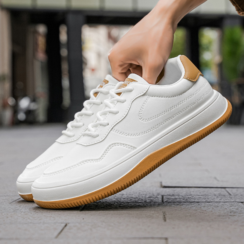Sneakers i äkta läder