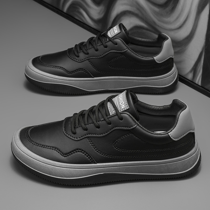 Sneakers i äkta läder