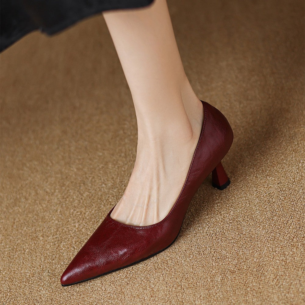 Lucie | Smala pumps i läder