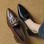 Colette | Spetsiga pumps med dekor