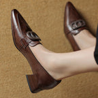 Colette | Spetsiga pumps med dekor