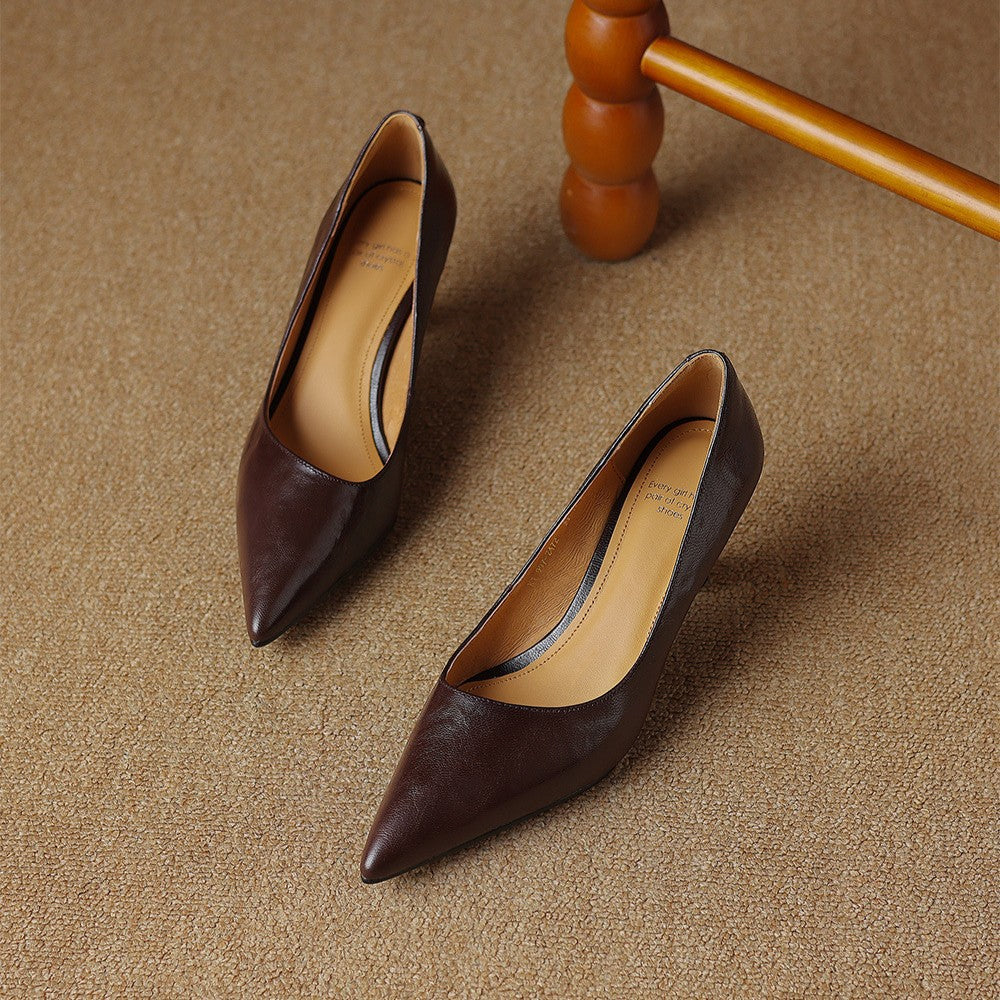 Lucie | Smala pumps i läder