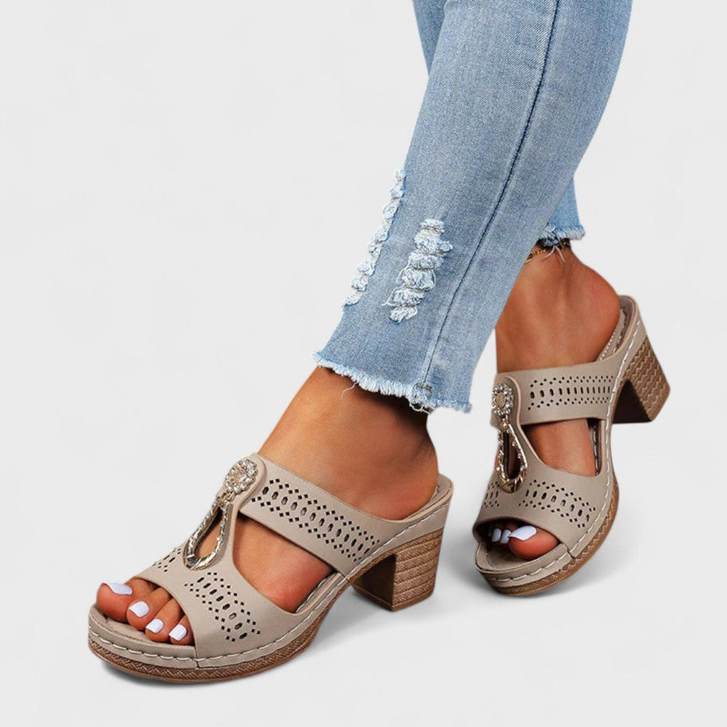 Vlasta – eleganta och bekväma sandaler med stödjande design