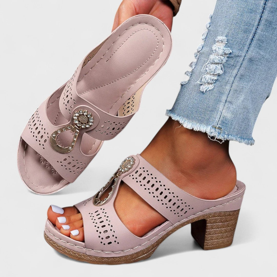 Vlasta – eleganta och bekväma sandaler med stödjande design