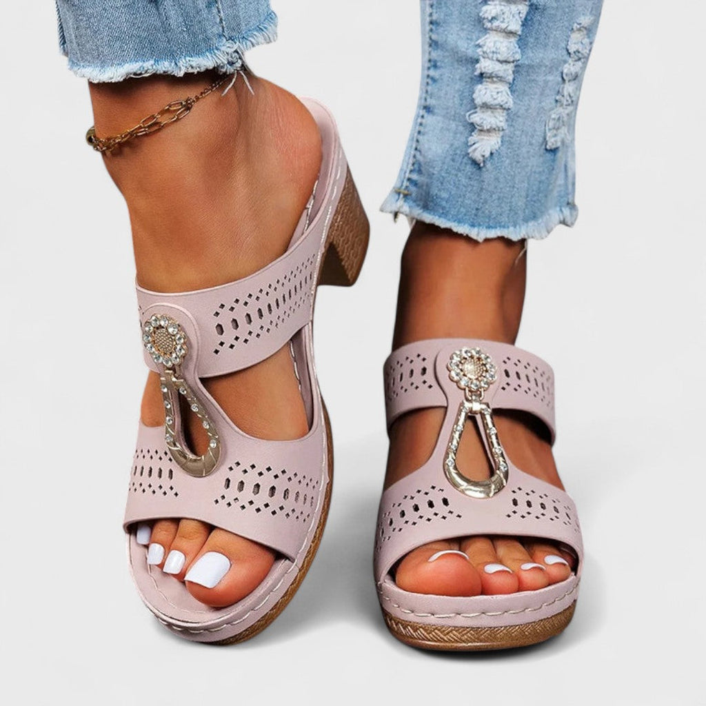 Vlasta – eleganta och bekväma sandaler med stödjande design