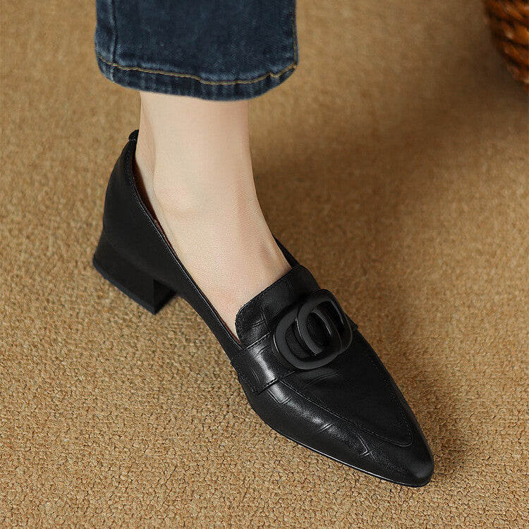 Colette | Spetsiga pumps med dekor