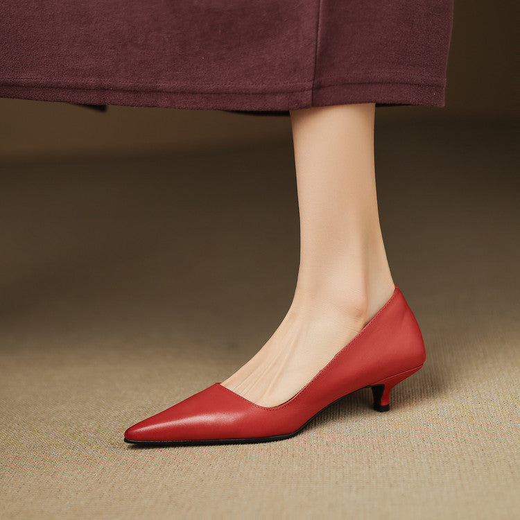 Manon | Pumps i läder med kitten heel