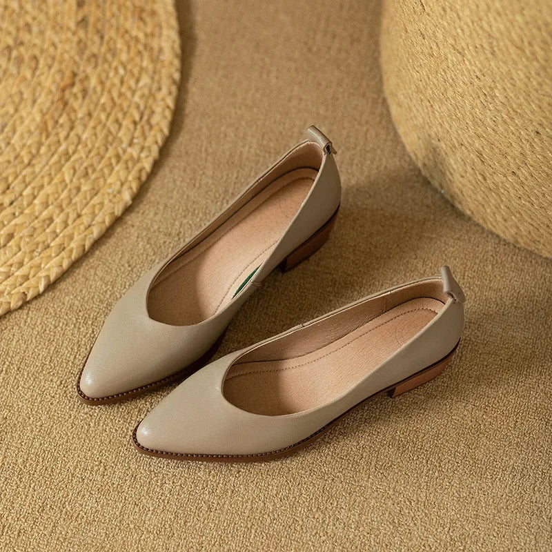 Manon | Stilrena pumps med blockklack