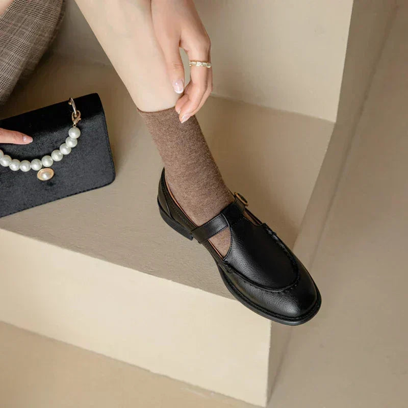 Isabelle | Retro Mary Janes med dekorativa sömmar