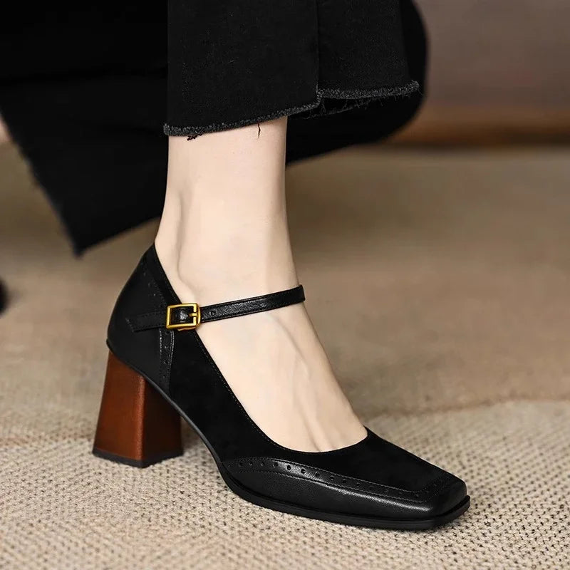 Véronique | Perforerade pumps med fyrkantig tå
