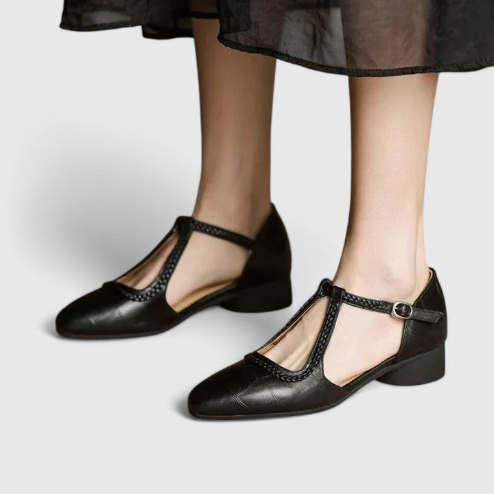 Delphine – Elegant platta sandaler