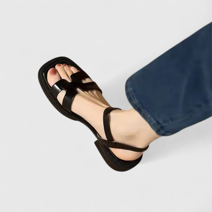 Deliane – Sofistikerade Platta Sandaler