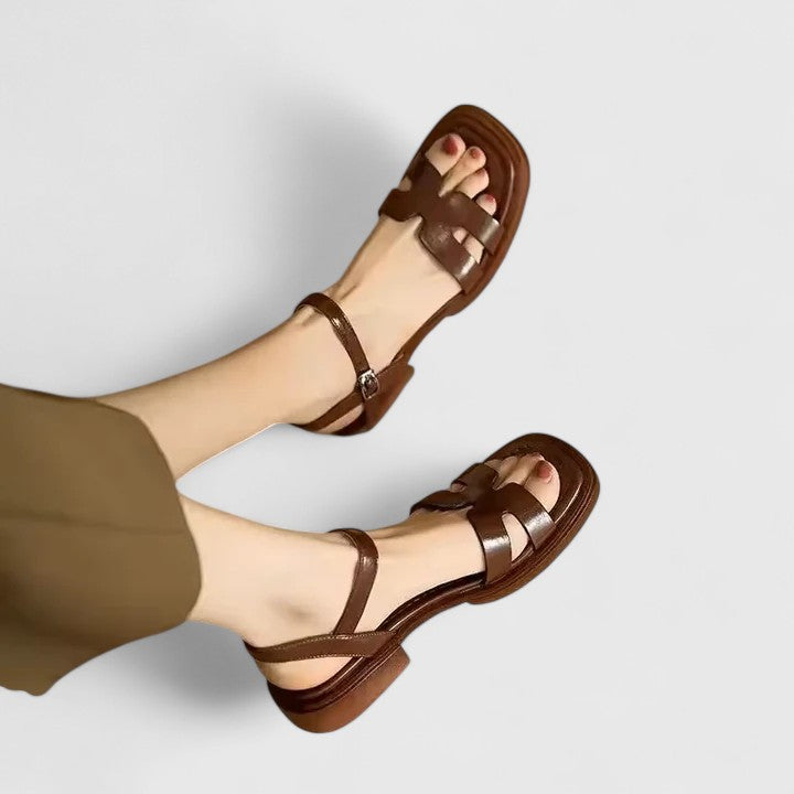 Deliane – Sofistikerade Platta Sandaler