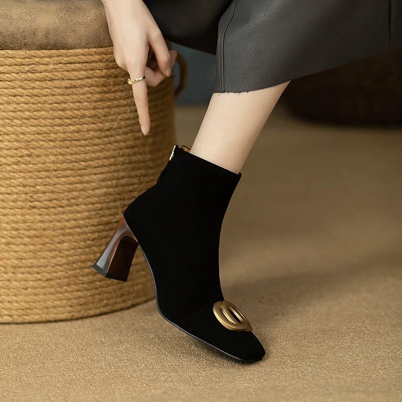 Sylvie | Ankelboots i sammet med klack